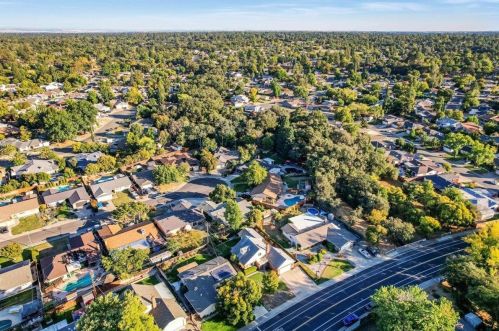 6024 Brooktree Dr, Citrus Heights CA  95621-5502 exterior