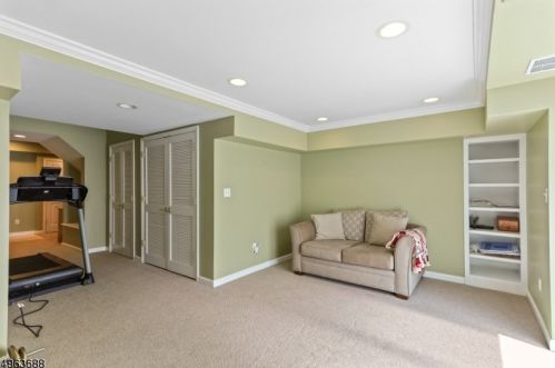 29 Maple Village Ct, Bernardsville NJ  07924-2509 exterior