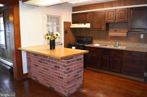 306 Sunset Ave, Ephrata, PA 17522-1944