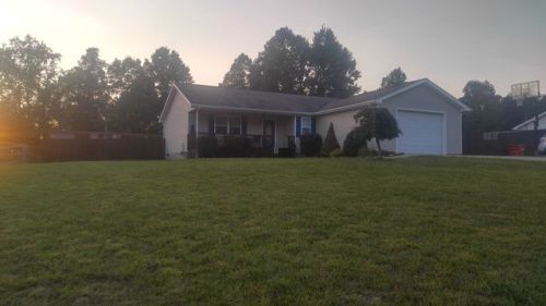 824 Walnut Rd, Lily, KY 40740-3264