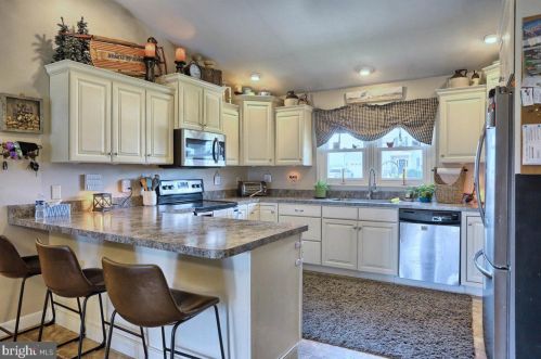 102 Allegheny Ln, Carlisle PA  17013-9103 exterior