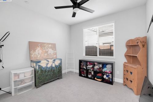 1611 Red Pheasant Ln, Manteca CA  95337 exterior