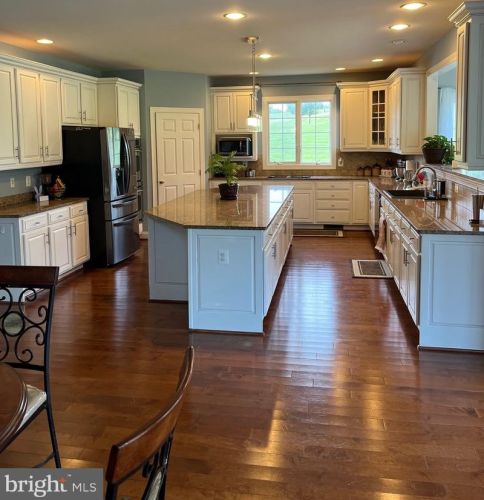 17674 Tobermory Pl, Leesburg VA  20175-7052 exterior