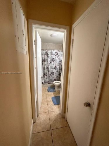 6609 1 Ct, Hollywood FL  33024-7211 exterior