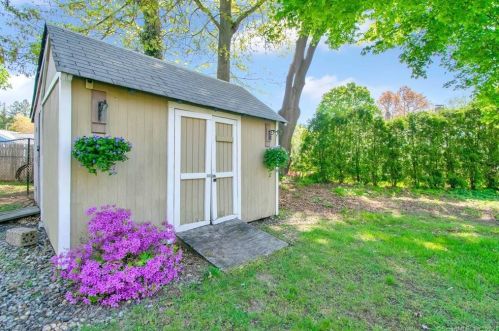 41 Talcott Rd, Glastonbury CT  06033-2918 exterior