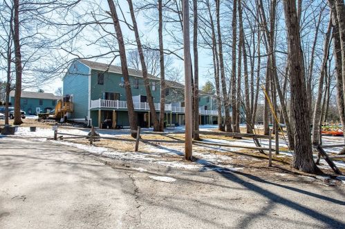1312 Piscassic St, Newmarket, NH 03857-1193