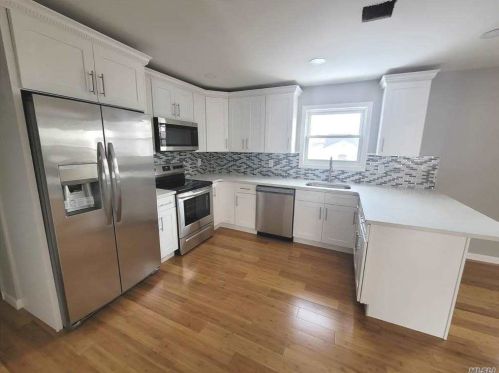141 25th St, Wheatley Heights NY  11798-2002 exterior