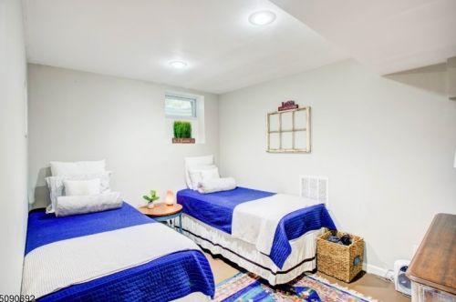 426 Buckhorn Dr, Belvidere NJ  07823-2707 exterior