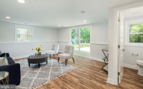 801 Meetinghouse Ct, Riverton NJ  08077-3325 exterior