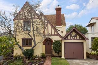 3951 Oakmore Rd, Oakland, CA 94602-1832