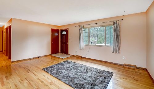 153 Woodside Dr, Pataskala OH  43062-7809 exterior