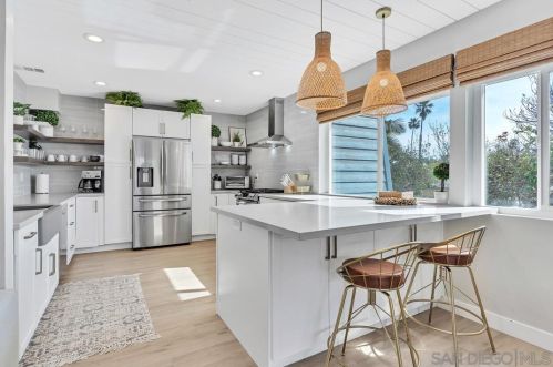 50 Montego Ct, San Diego CA  92118-3247 exterior