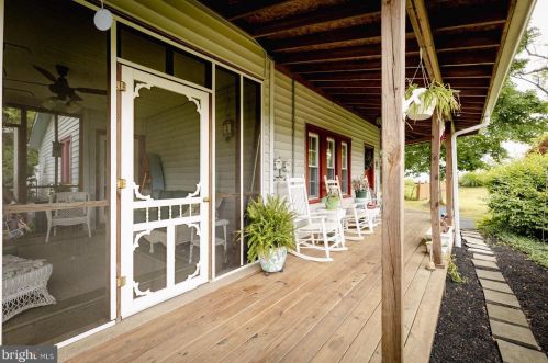 20 Valley Dr, Southampton PA  18966-1347 exterior