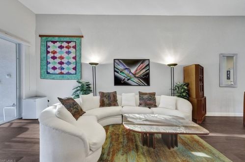 5893 Northridge Dr, Naples FL  34110-2376 exterior