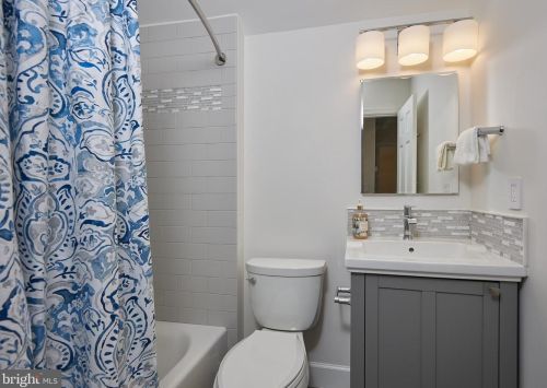 4108 Fessenden St, Washington DC 20016-4216 exterior