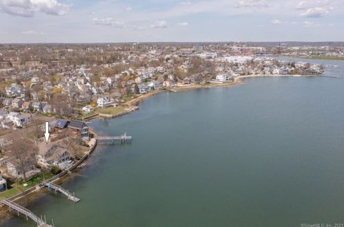 13 Seabreeze Pl, Norwalk CT  06854-4711 exterior