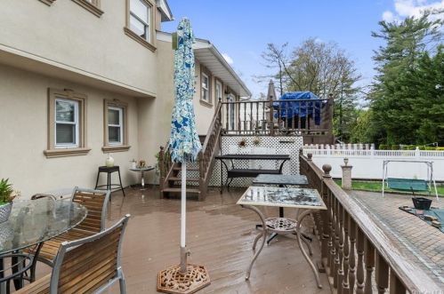 670 Secor Rd, Hartsdale NY  10530-1360 exterior