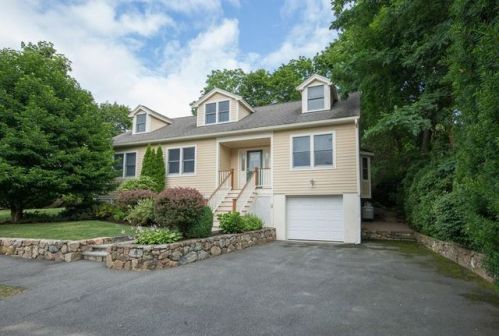 14 Young Ave, Swampscott, MA 01907-1432