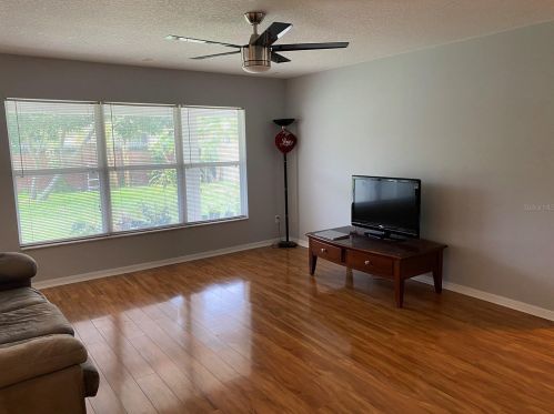 1344 Blackwater Pond Dr, Orlando, FL 32828-5210