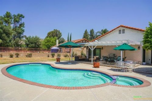 717 Amador Cir, Walnut, CA 91789-4153