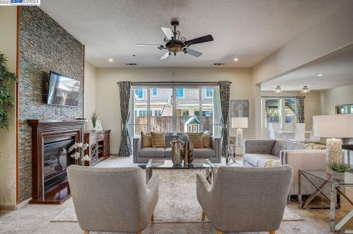 70 Thunder Bay Ct, West Pittsburg CA  94565-7924 exterior