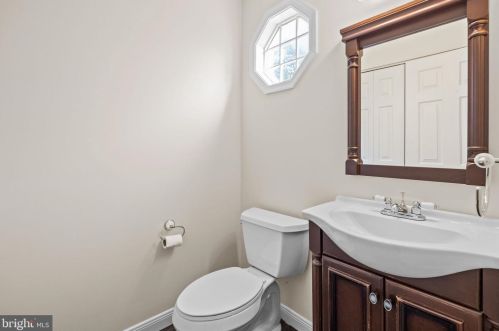 51 Portsmouth Ct, Southampton PA 18966-2620 exterior