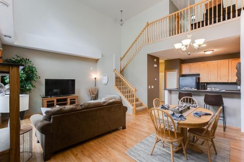 1189 Hillvale Ave, Saint Paul, MN 55128-5862