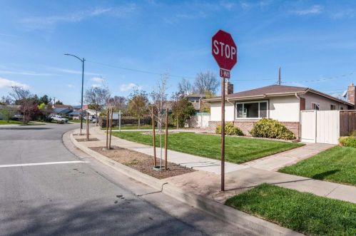 857 Peach Ave, Sunnyvale, CA 94087-1150