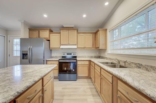 4195 Community Dr, West Palm Beach, FL 33409-2703