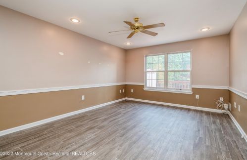 48 Alpine Rd, Holmdel Village NJ  07733-2724 exterior