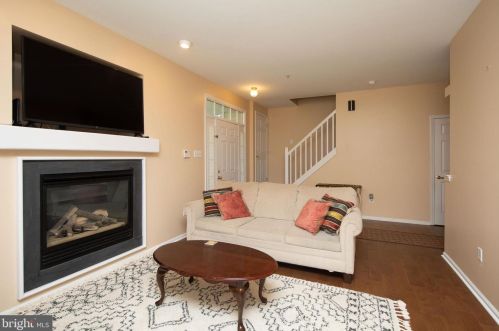 815 Dresher Woods Dr, Dresher PA  19025-1528 exterior