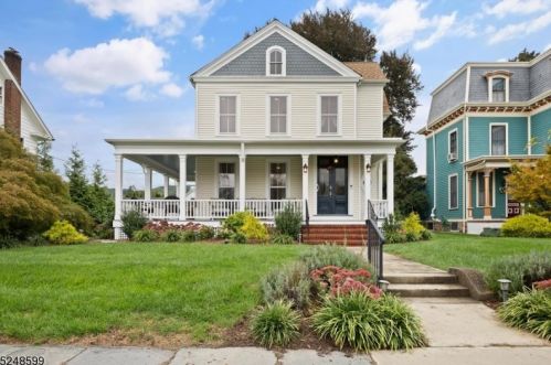 406 Moore St, Hackettstown, NJ 07840-2142
