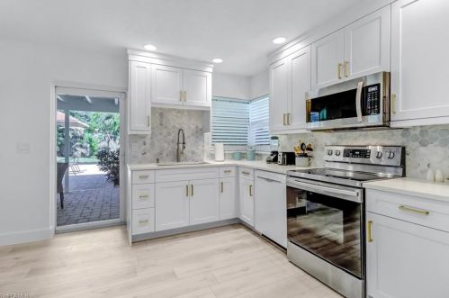 625 Orchid Dr, Naples FL  34102-5012 exterior