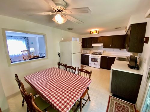 1521 Sycamore St, South Connellsville PA  15425-4954 exterior