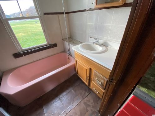 1310 Pennsylvania Ave, New Castle PA  16101-5360 exterior