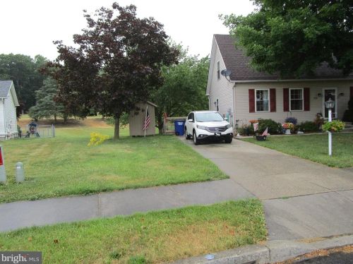 713 Myrtle St, Littlestown PA  17340-1138 exterior