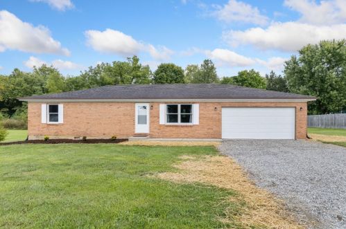 302 Adare Ct, Lynchburg, OH 45142-9266