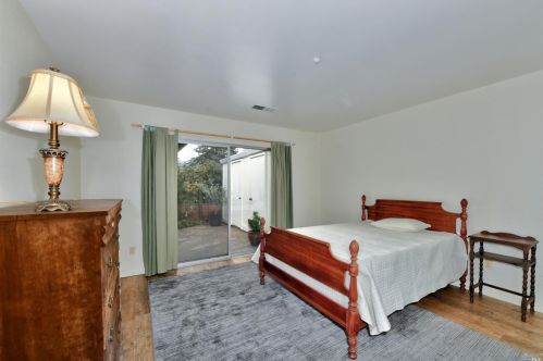 30 Woodgreen St, Santa Rosa CA  95409-5921 exterior