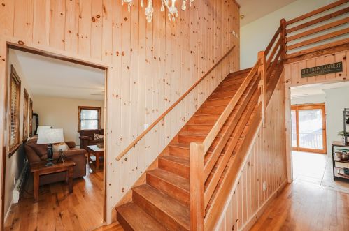 16 10th St, Kingston NH  03848-3717 exterior