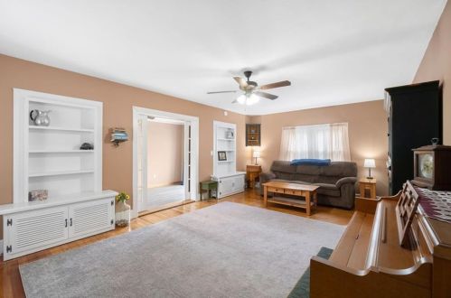 147 Trent St, Woonsocket RI  02895-1040 exterior