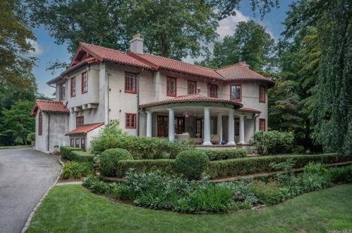 47 Crest Rd, Chappaqua, NY 10514-2706
