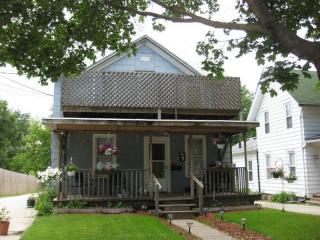 412 Barney St, Waukesha, WI 53186-5031