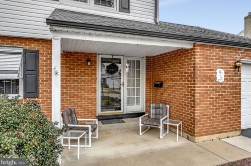 331 Booth Dr, New Castle, DE 19720-4329
