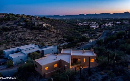7606 Camino Sin Vacas, Tucson, AZ 85718-1298