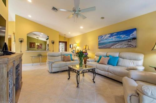 1595 Triangle Palm Ter, Naples, FL 34119-3395