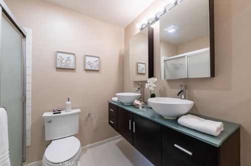 23128 Calvello Dr, Santa Clarita CA  91354-1360 exterior