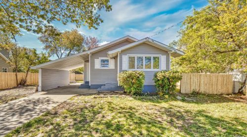 26 Elm St, Central Islip NY  11722-4145 exterior