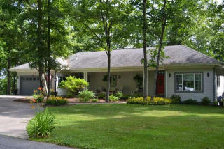 192 Country Club Ln, Lewisburg, WV 24901-8966