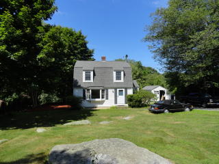 10 Gallup Ln, Waterford, CT 06385-2213