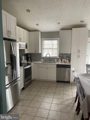 8017 Blossom Wood Ct, Fredericksburg, VA 22407-7320